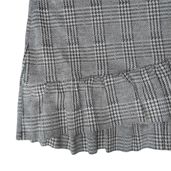 Ripe Faux Vegan Wool Knit Plaid Skirt  Ruffles Gray Black M - Picture 2 of 6